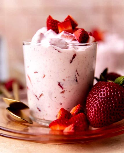 FRESAS CON CREMA (STRAWBERRIES AND CREAM