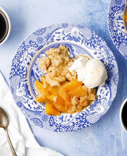Slow Cooker Peach Cobbler