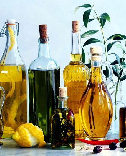 How to Make Flavored Herbal Oils for Cooking