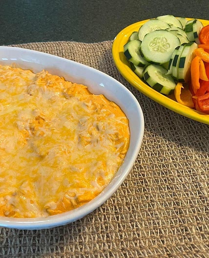 CREAMY BUFFALO CHICKEN BAKE DIP