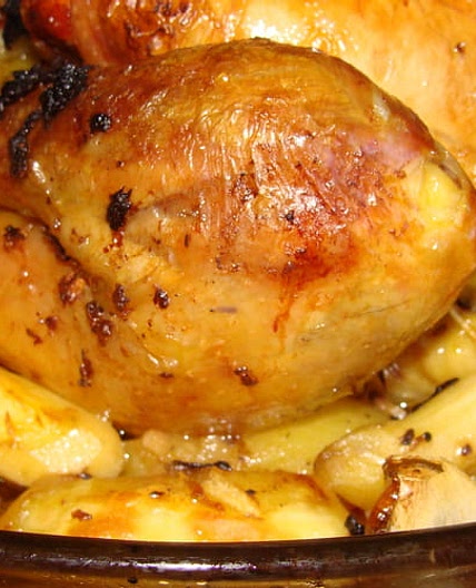 Poulet rôti à l'ail et aux pommes de terre