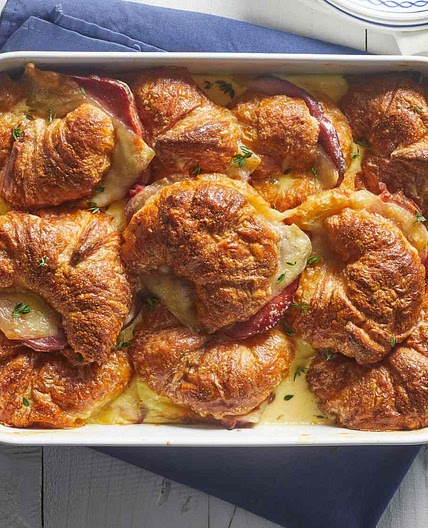 Stuffed Ham-and-Cheese Croissant Casserole