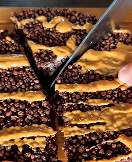 4-Ingredient Crunchy Chocolate Cake