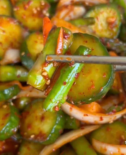 Cucumber and asparagus kimchi 