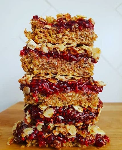 Raspberry oat bars