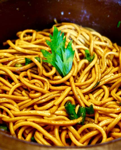 Sticky garlic noodles 