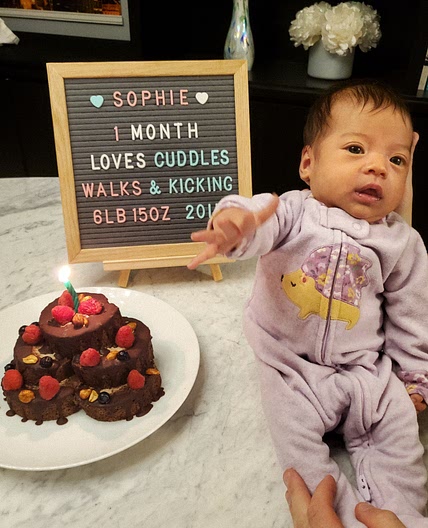 Sophie's Month 1 Cake