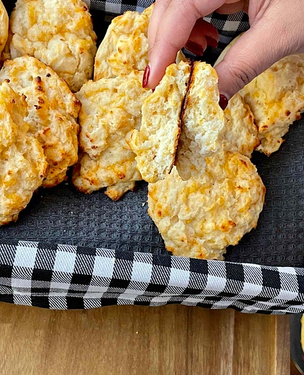 Garlic cheddar biscuits 