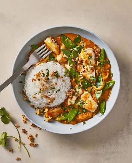 Fragrant Thai red chicken curry