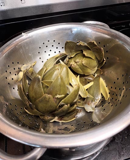 Boiled Aromatic Artichokes