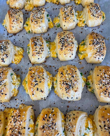 Jalapeño cream cheese croissant bites