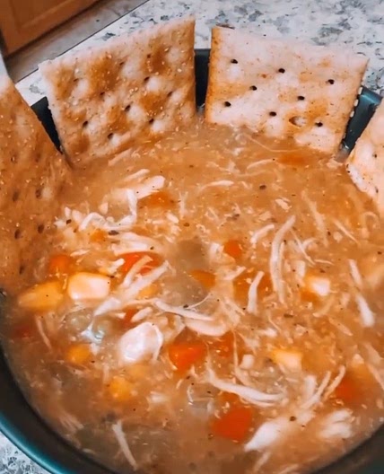 Slow Cooker Chicken Pot Pie