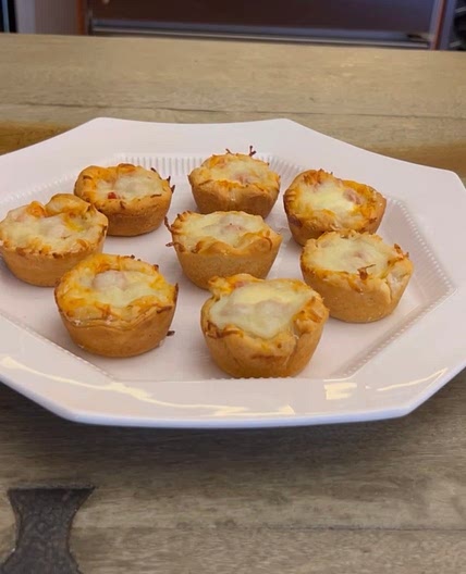 Stuffed pizza bites