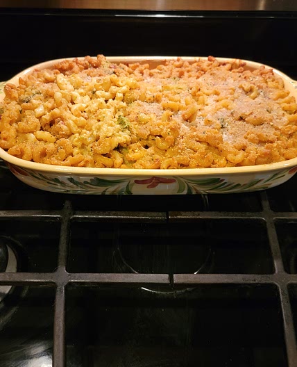 VEGAN BROCCOLI MACARONI & CHEESE