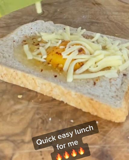 Jimlads 10 minute chilli egg and cheese toast