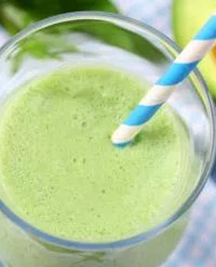 Frullato di avocado fragole e menta