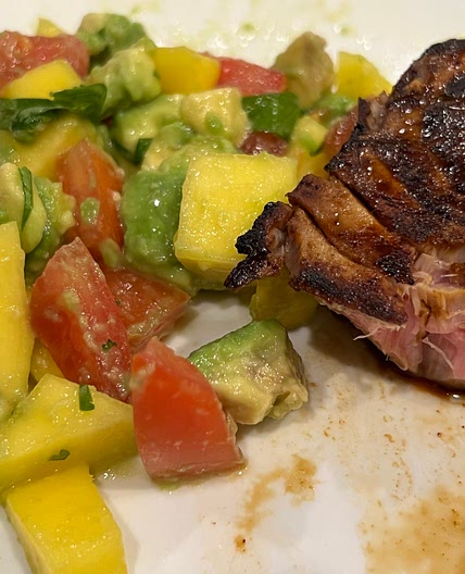 Tuna Steak with Avacado Mango Salad