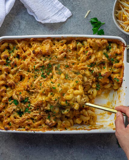 Classic Baked Vegan Mac 'N' Cheese