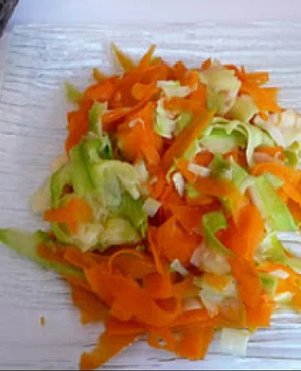 Tagliatelles de carottes et courgettes au pesto de fanes et chèvre sec