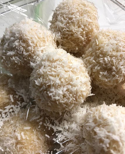 Keto Coconut balls