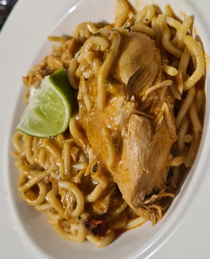 Red Thai Chicken Curry Noodles - Slow Cooker
