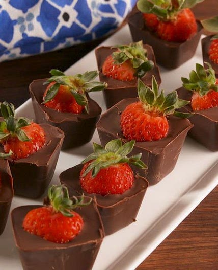 Chocolate Covered Strawberry Cubes