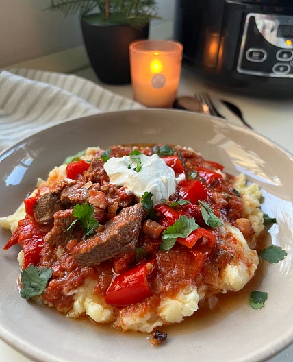 SLOW COOKER BEEF GOULASH