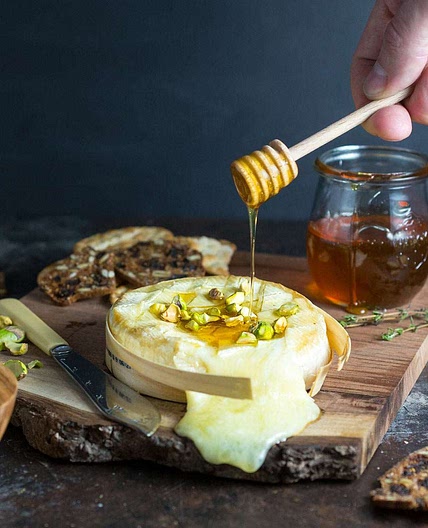 Simple Baked Brie With Honey and Pistachios Recipe