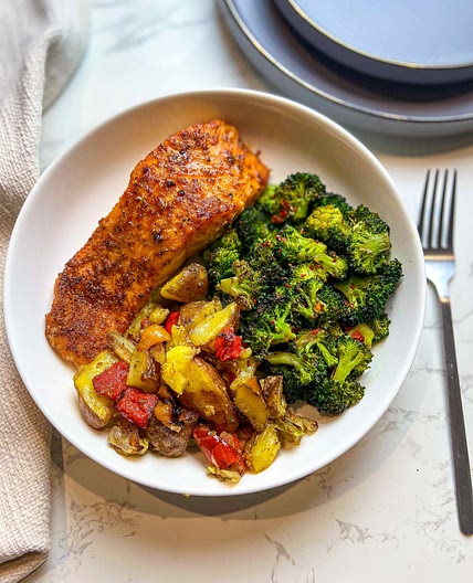 Salmon with Broccoli and Roasted Potatoes 