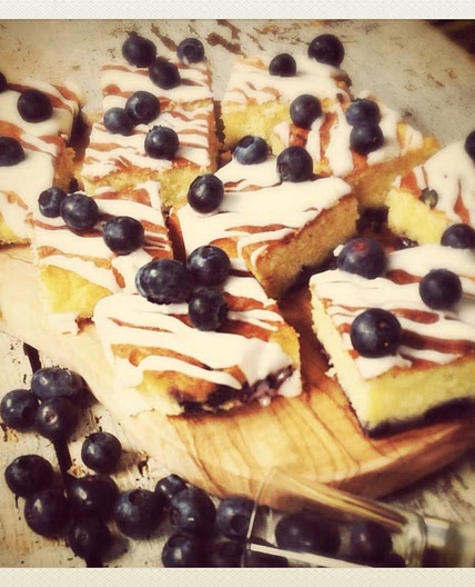 Berry, Lemon & Almond Traybake