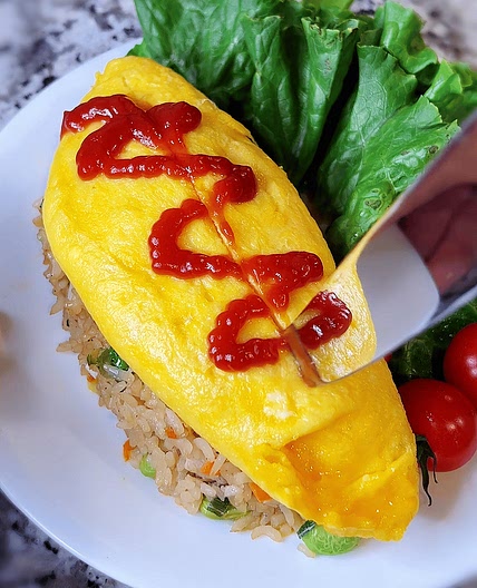 Omurice (Japanese omelet rice)