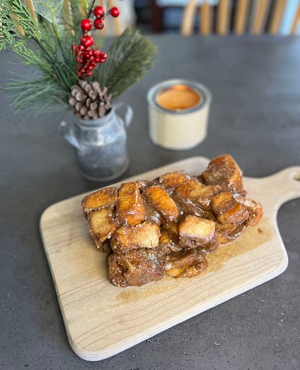 Cinnamon Roll Pull Apart Bread