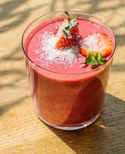 Bahama Mama (Tropical Smoothie Recipe)