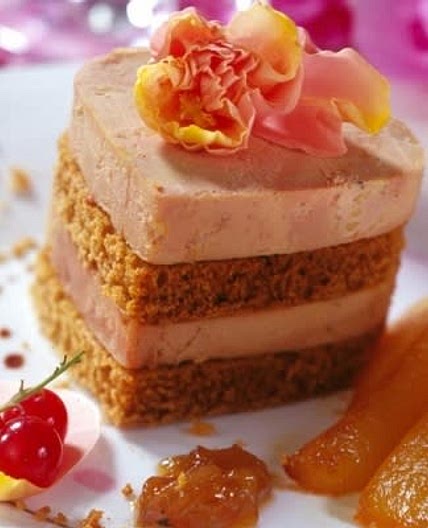 Millefeuille de Foie Gras au pain d'épices et poires caramélisées