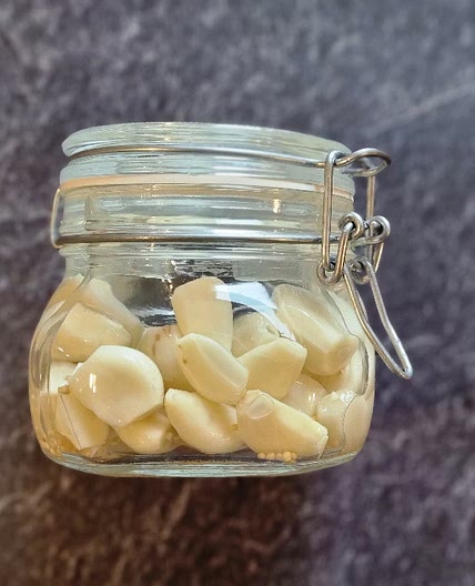 Fermentierter weißer Knoblauch