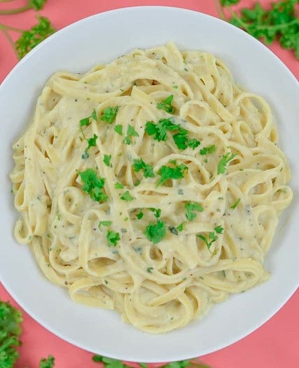 Vegan Creamy Garlic Pasta