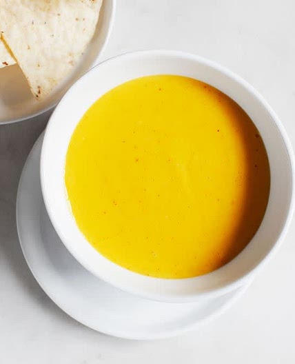 5 Minute Violife Cheez Sauce