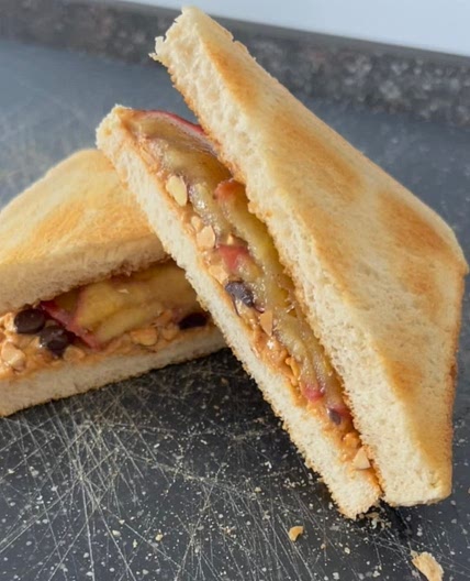 Erdnussbutter gebratener Apfel Sandwich