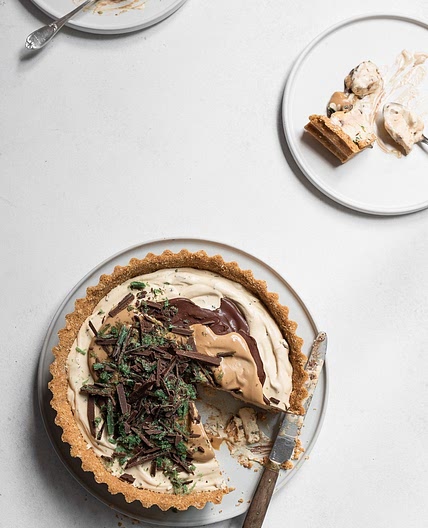 Frozen peppermint crisp pudding pie | Bibbyskitchen recipes