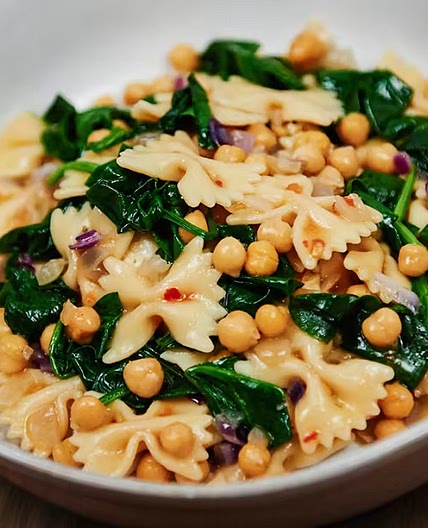Chickpea (garbanzo) & spinach pasta