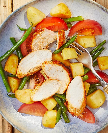 Warm paprika chicken salad
