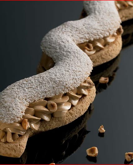 Création emblématique de la pâtisserie française, ce dessert inspiré par la course cycliste entre Paris-Brest-Paris, s’offre hab