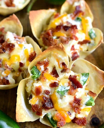 Jalapeño popper wontons