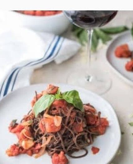 Black Bean Spaghetti with Garlicky Diced Tomato Sauce - Hunger Thirst Play