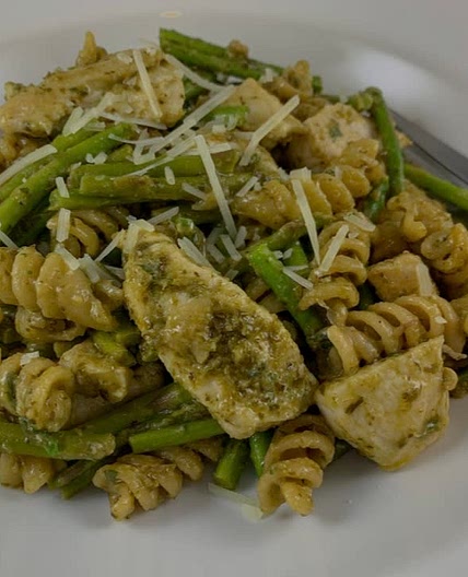 One-Pot Chicken Pesto Pasta