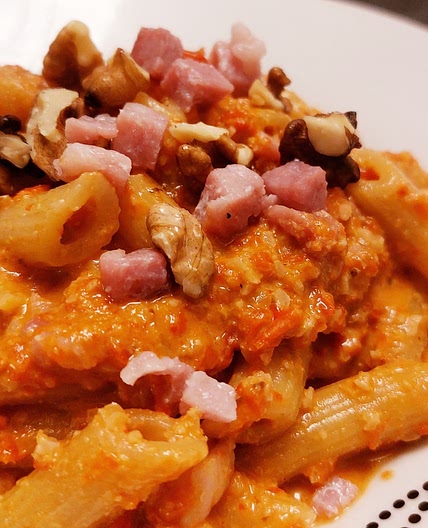 Pasta - Red pepper and gorgonzola pesto and bacon