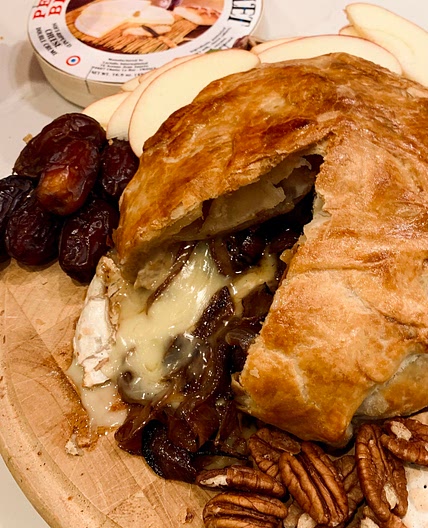 Baked Brie with Caramelized Onion and Mushrooms