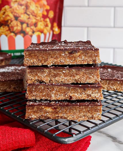 No-Bake Christmas Coconut Rough