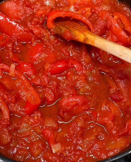 Red pepper and tomato ragout 