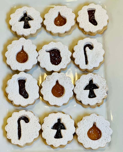 Holiday Linzer Cookies 